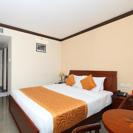 Oyo 15925 Tommaso Hotels And Resorts Sriperumbudur Esterno foto