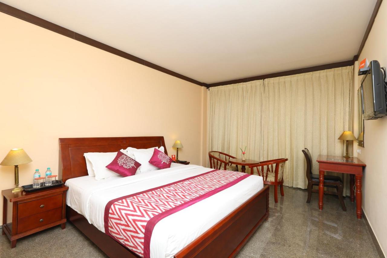 Oyo 15925 Tommaso Hotels And Resorts Sriperumbudur Esterno foto