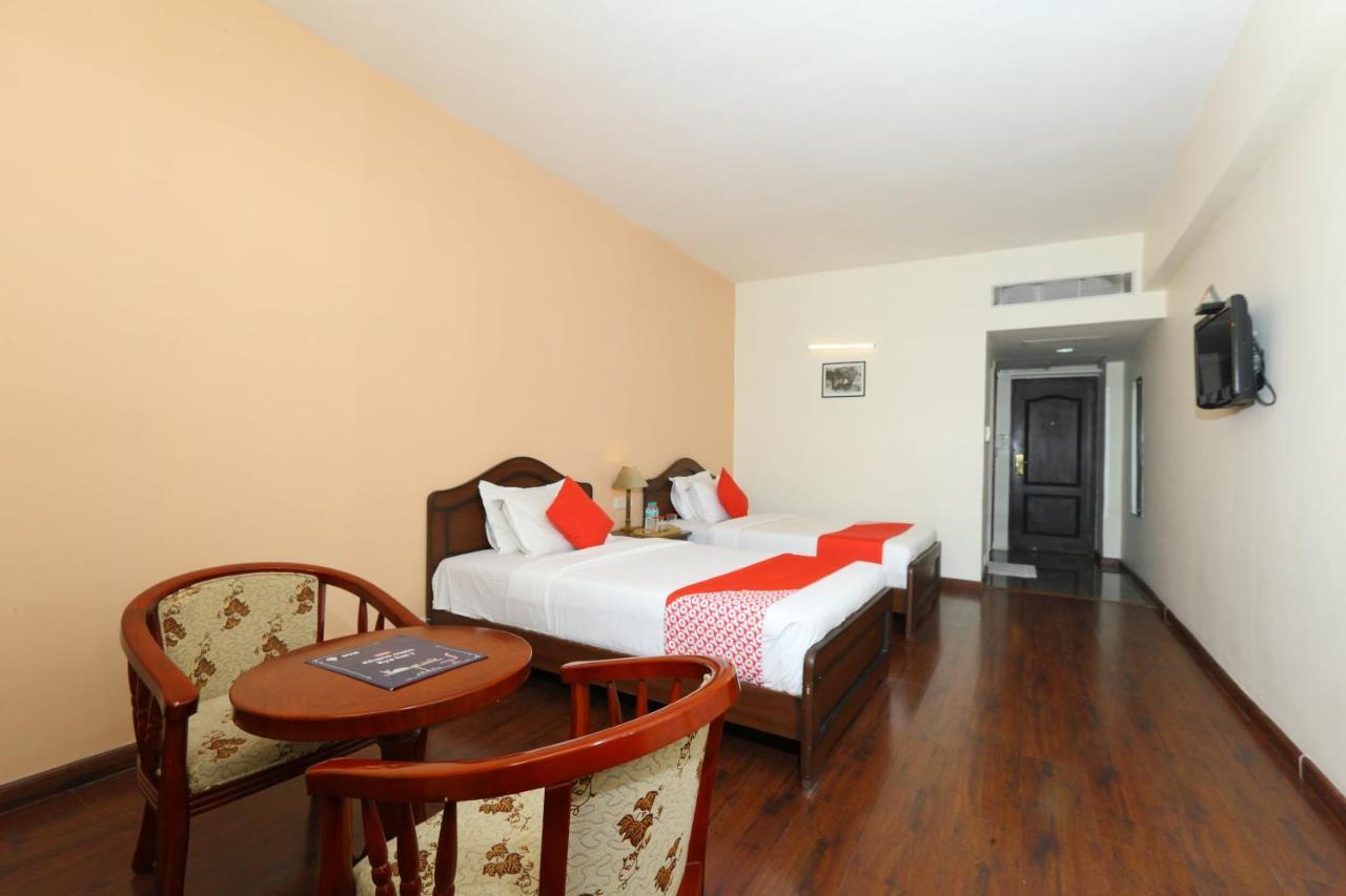 Oyo 15925 Tommaso Hotels And Resorts Sriperumbudur Esterno foto